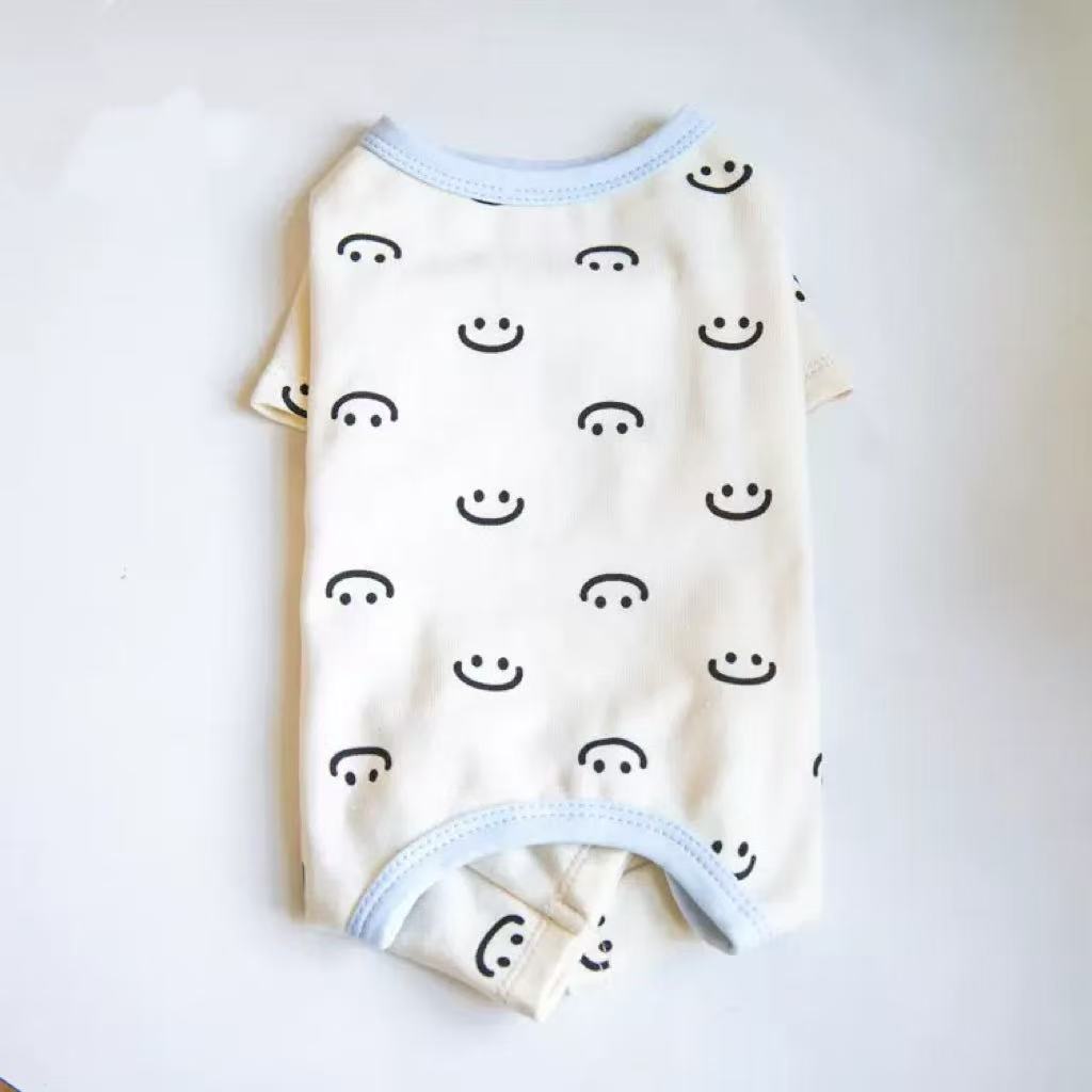 Four-legged pet clothing protecting the belly