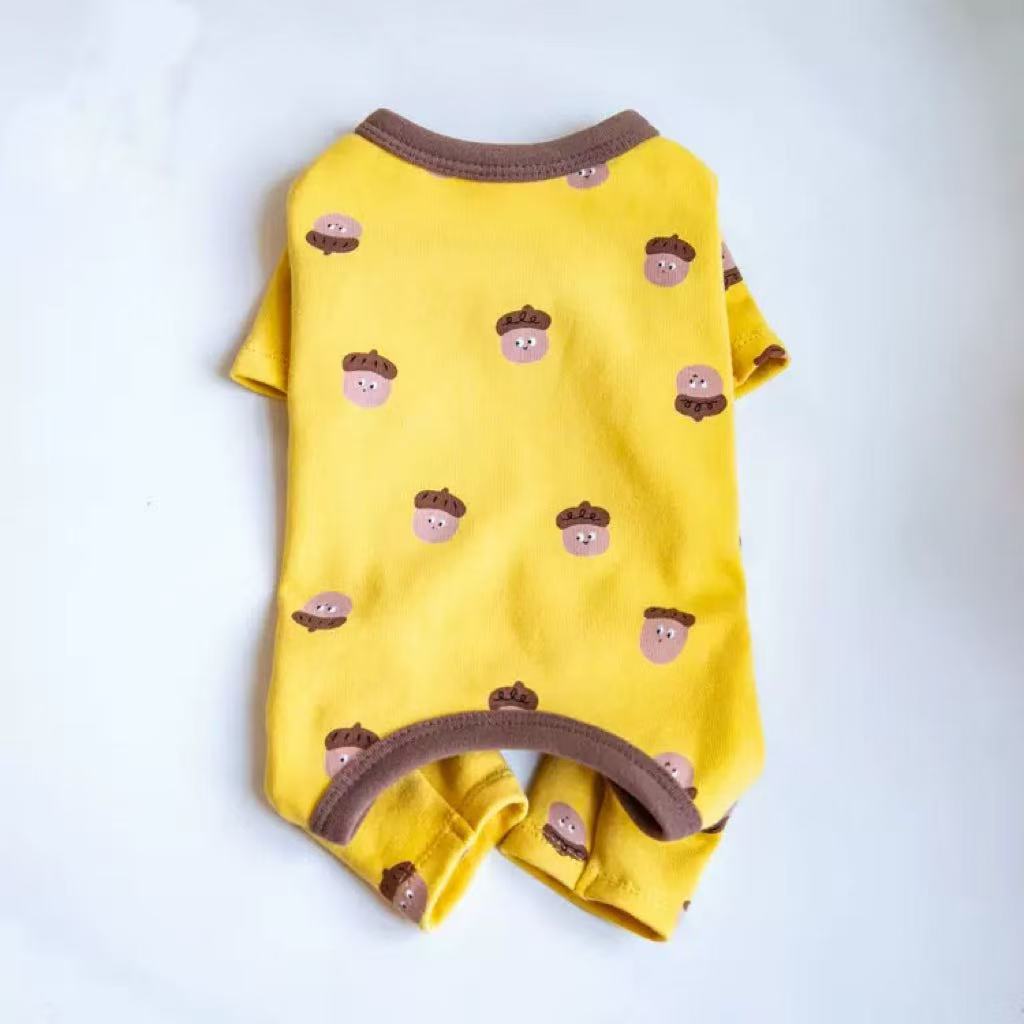 Four-legged pet clothing protecting the belly