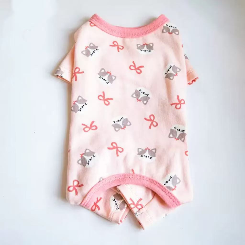 Four-legged pet clothing protecting the belly