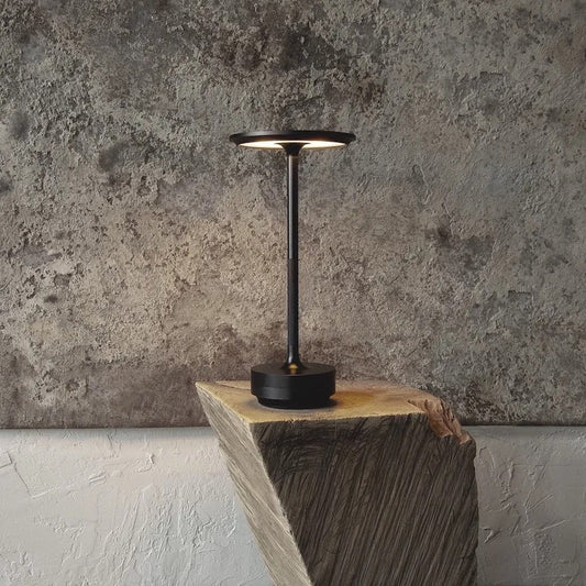 Cordless table lamp