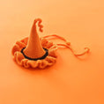 Load image into Gallery viewer, Halloween cat Costumes Halloween Witch Hat And Bib Scarf Set Pet Collar,Pumpkin Beret Hat
